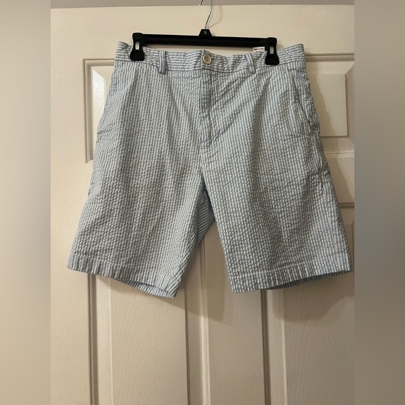 Vineyard Vines Other - Vineyard Vines Men Seersucker blue and white striped shirts size 32